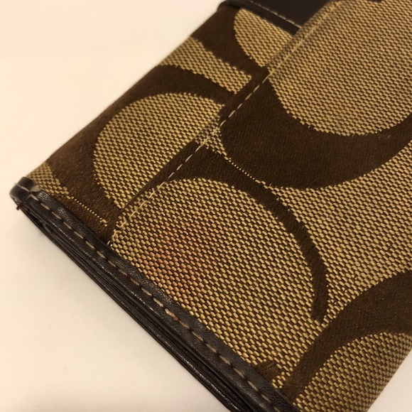 Coach Signature Canvas Wallet - Picture 5 of 5